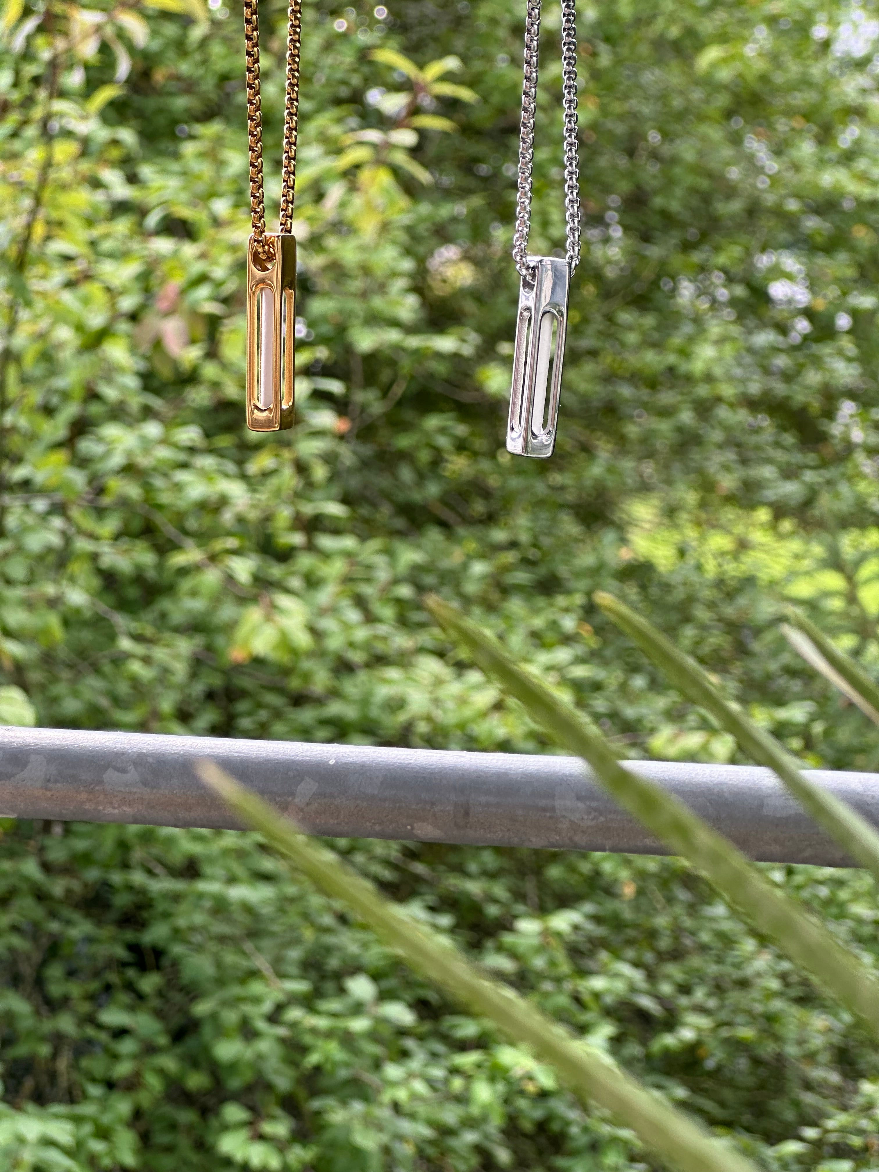 Kette Gold+Silber + Flasche mit 9 Pods